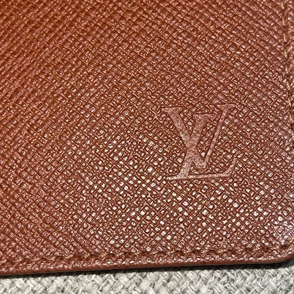LOUIS VUITTON EPI BI-FOLD LEATHER ID/CARD CASE HOLDER - Picture 6 of 10
